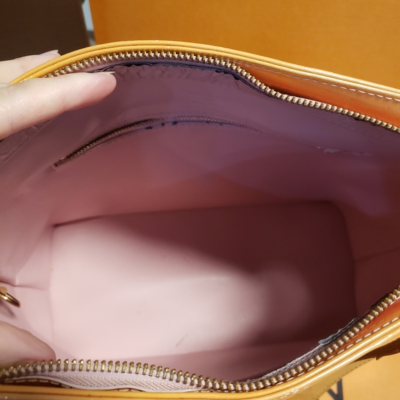 Authentic Louis Vuitton Vernis Houston Tote - Picture 10 of 13